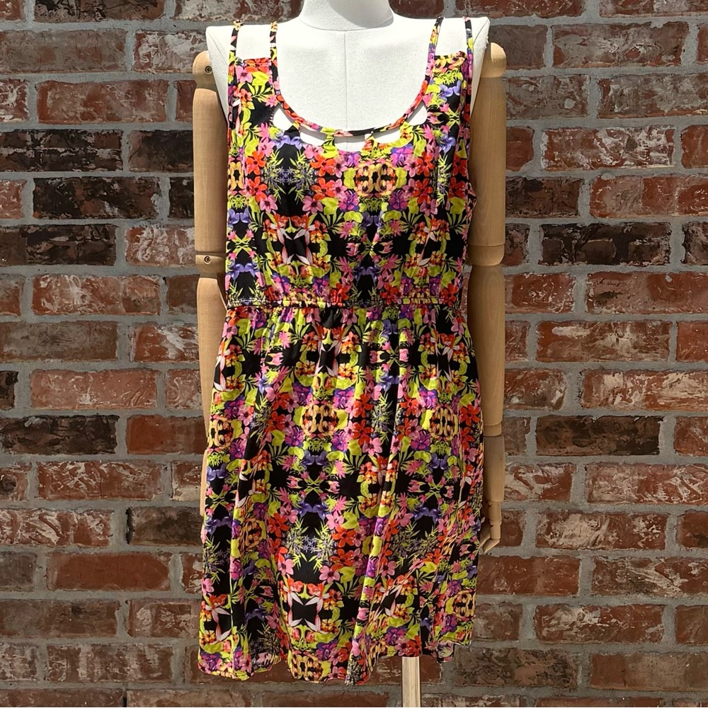 Dex bright floral mini dress with collar cutouts / L / Excellent condition